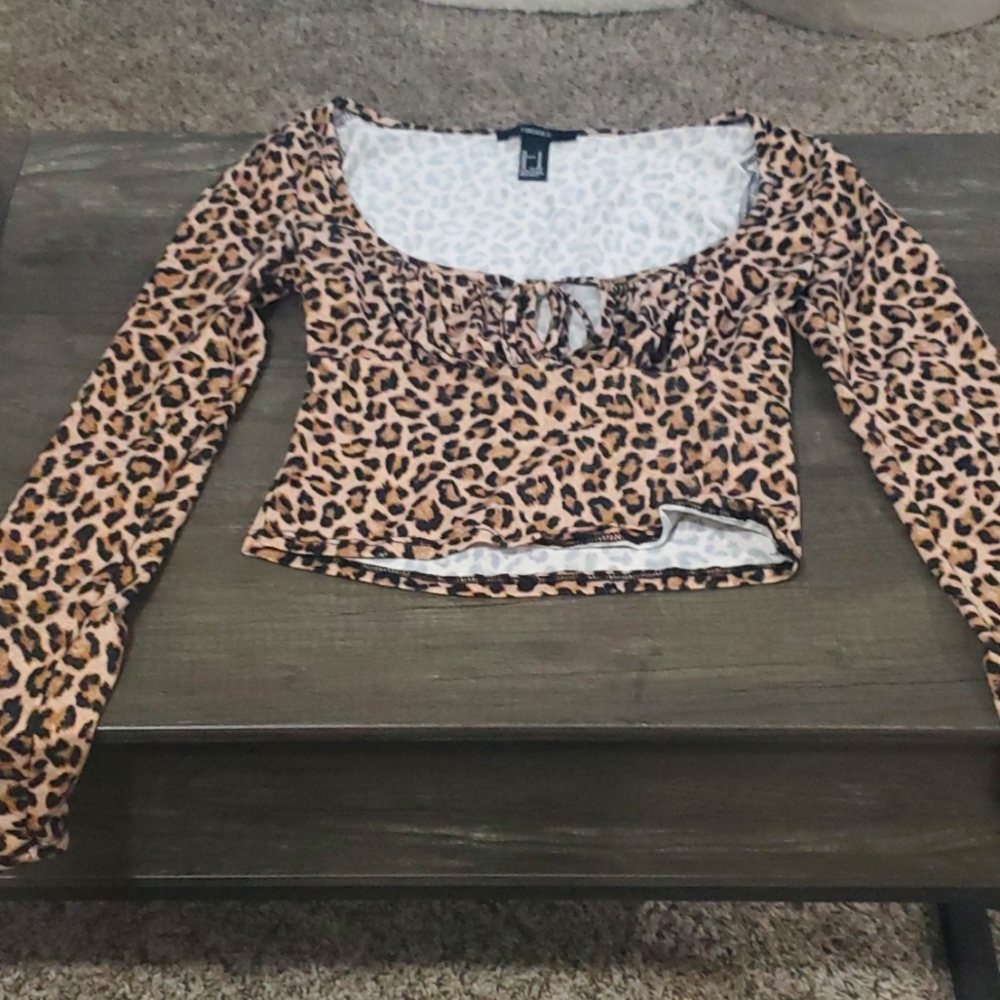 NWOT Leopard Long Sleeve Crop Top Size M